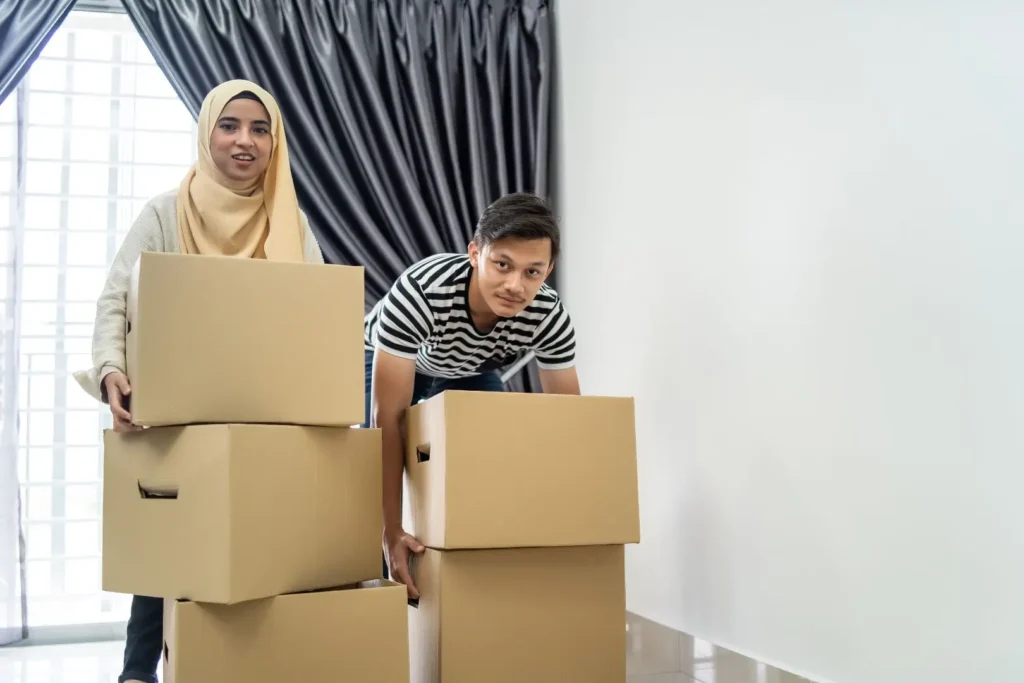 Movers in Fujairah Through the Eyes of a Man Who Didn't Want to Move